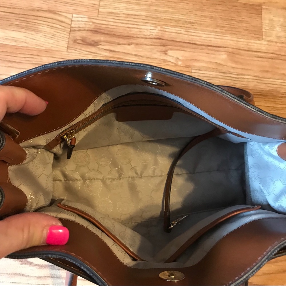 Michael Kors Hamilton Medium Logo 💕 - Picture 4 of 13
